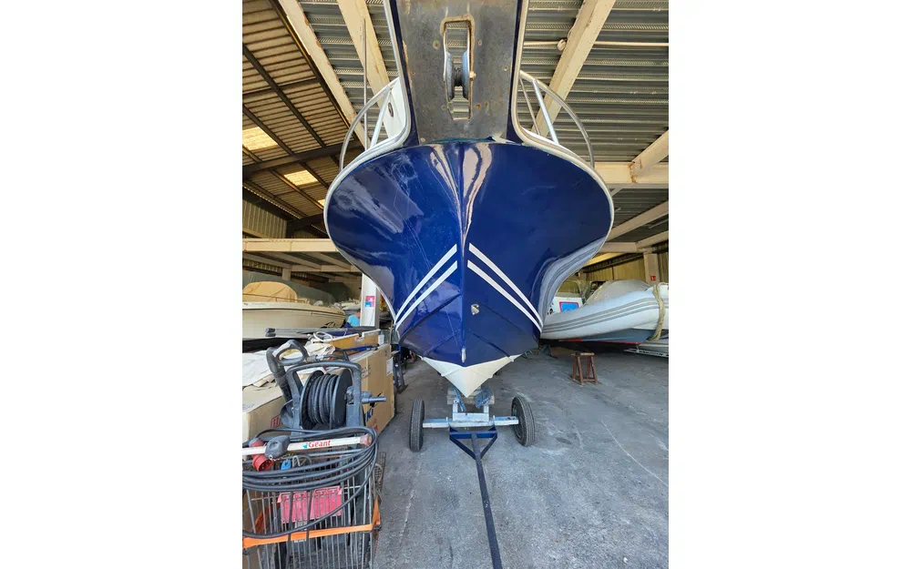 slider 5 Kelt White Shark 225