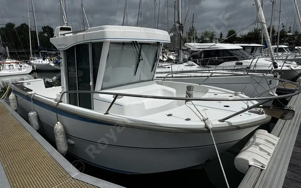 slider 1 Beneteau Antares 700 Fishing Antares 700 Peche