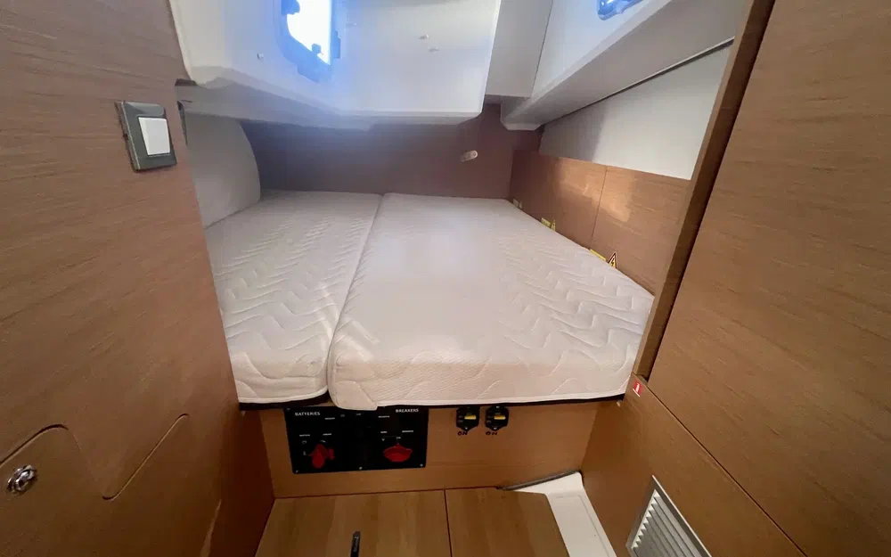 slider 20 Jeanneau Sun Odyssey 380