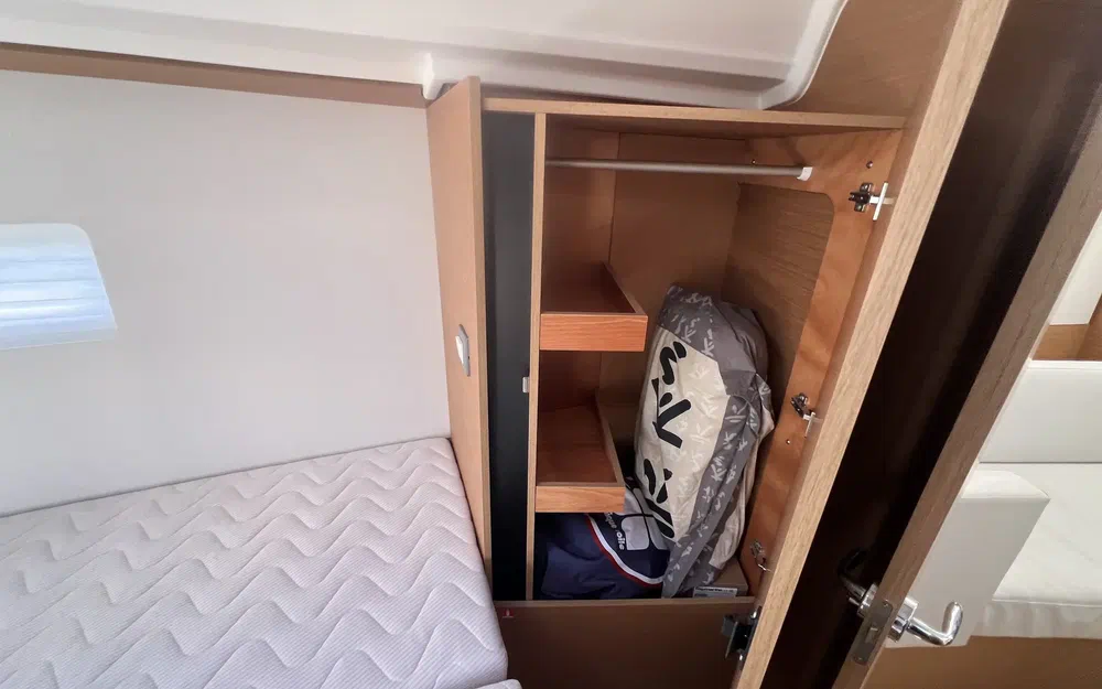 slider 26 Jeanneau Sun Odyssey 380