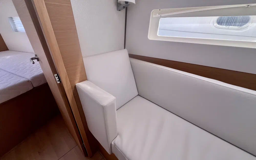 slider 28 Jeanneau Sun Odyssey 380