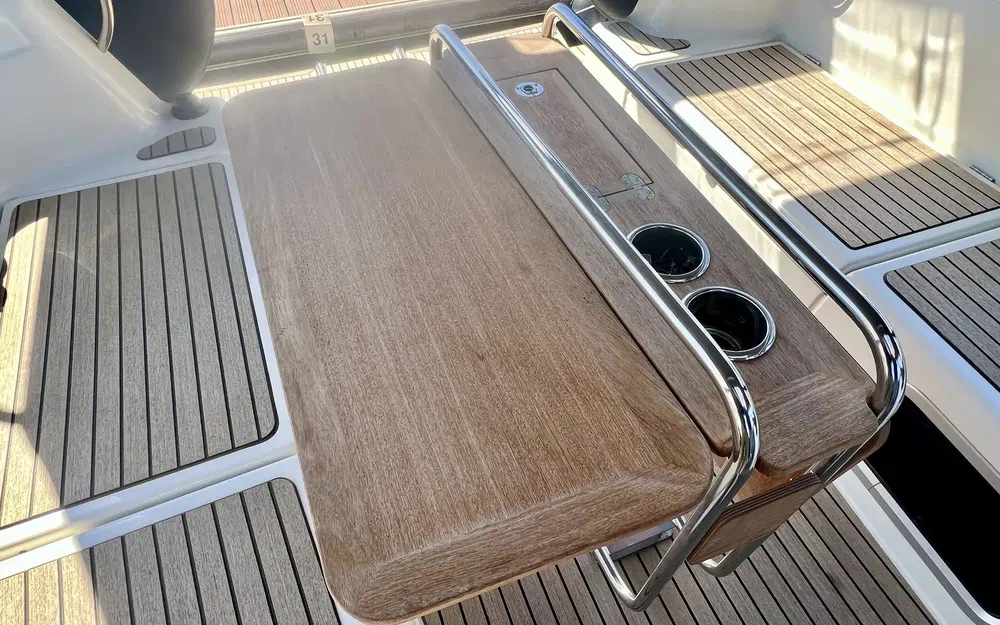 slider 2 Jeanneau Sun Odyssey 380