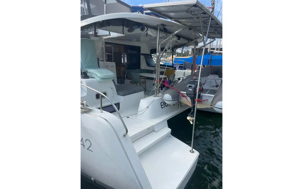 slider 2 Lagoon 42