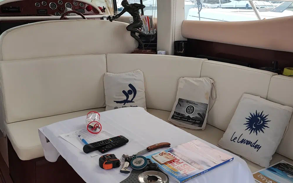 slider 13 Jeanneau Prestige 36 Fly