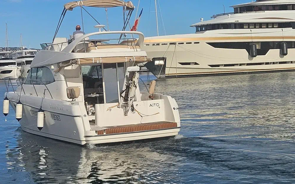 slider 1 Jeanneau Prestige 36 Fly