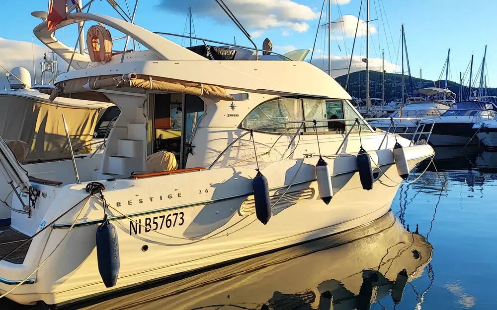 slider 7 Jeanneau Prestige 36 Fly