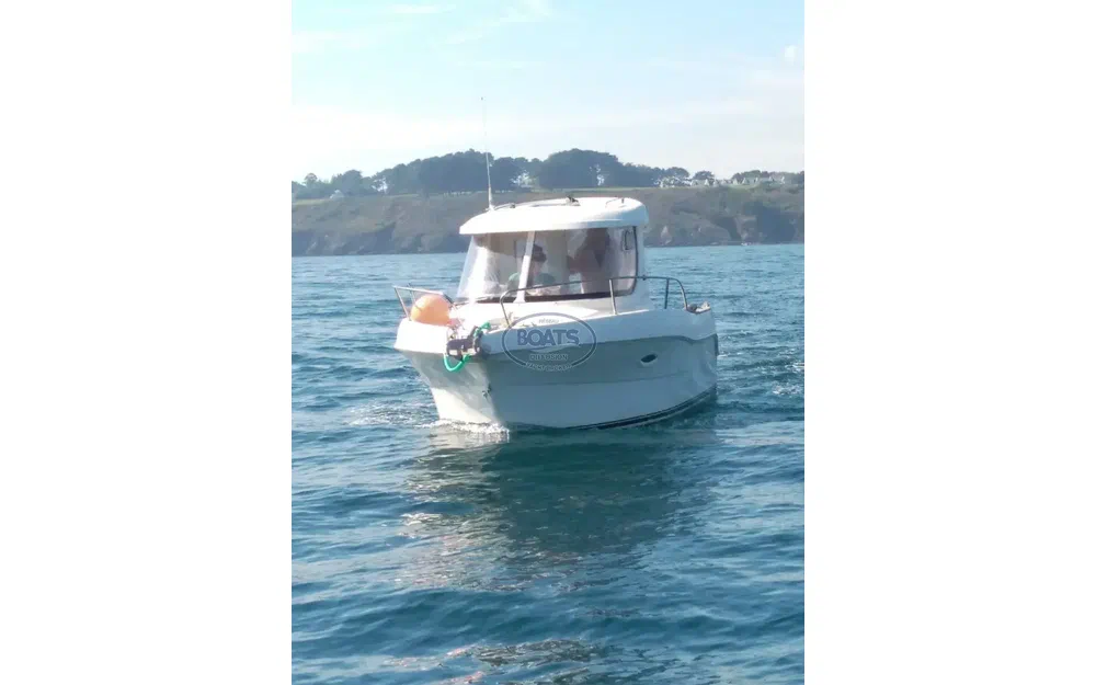 slider 1 Quicksilver Pilothouse 580