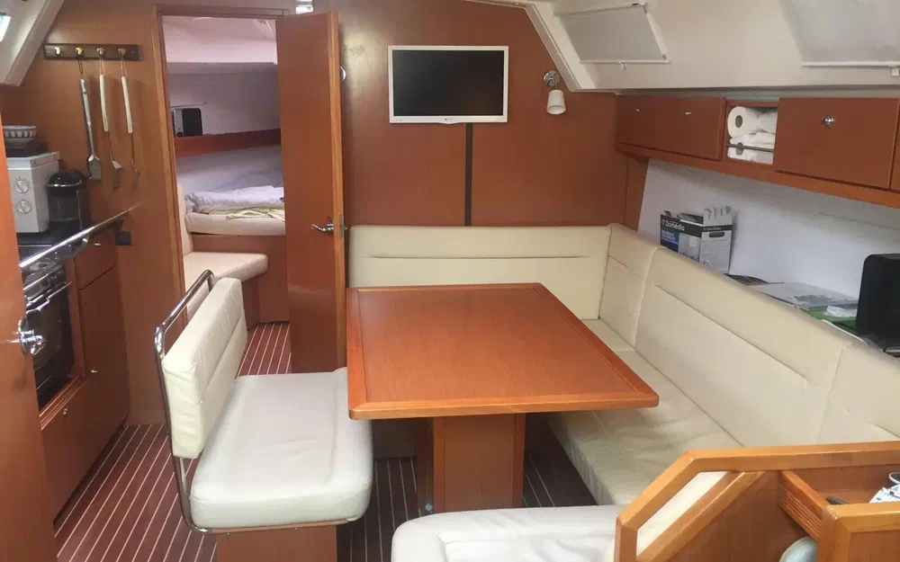 slider 2 Bavaria 40 Cruiser