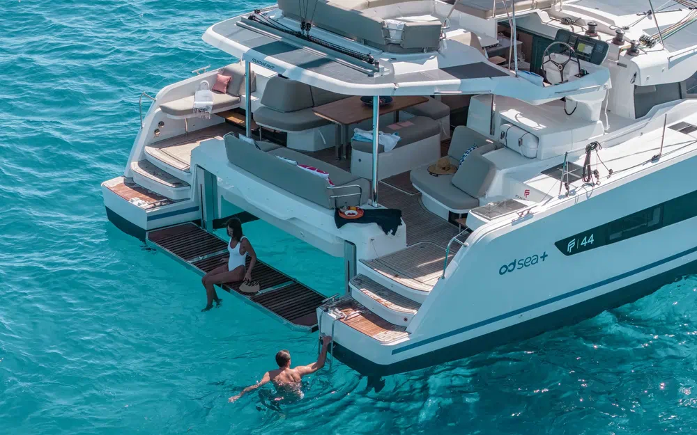 slider 4 Fountaine Pajot FP 44
