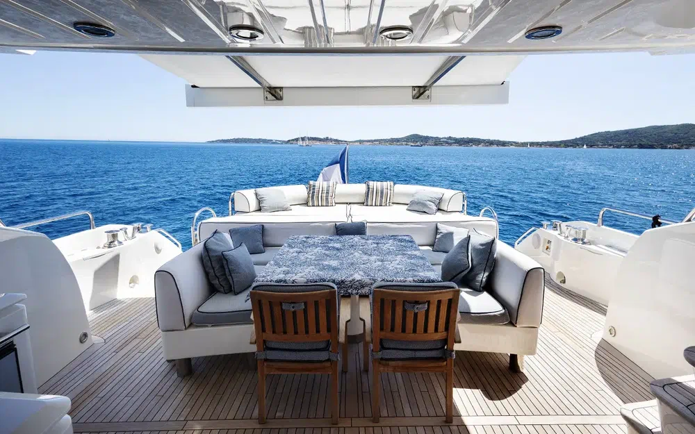 slider 15 Sunseeker Predator 84