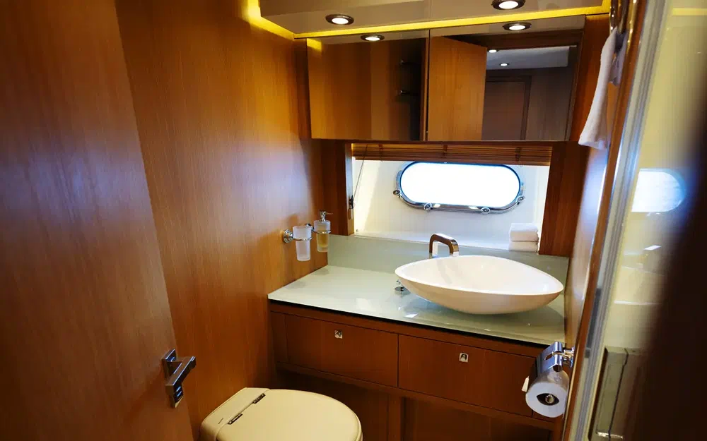 slider 18 Sunseeker Predator 84