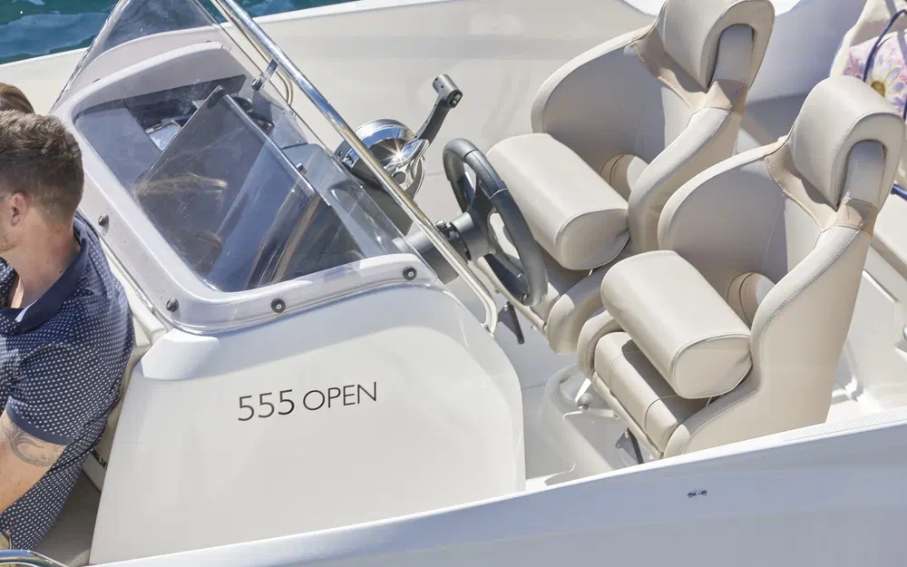 slider 9 Quicksilver Activ 555 Open