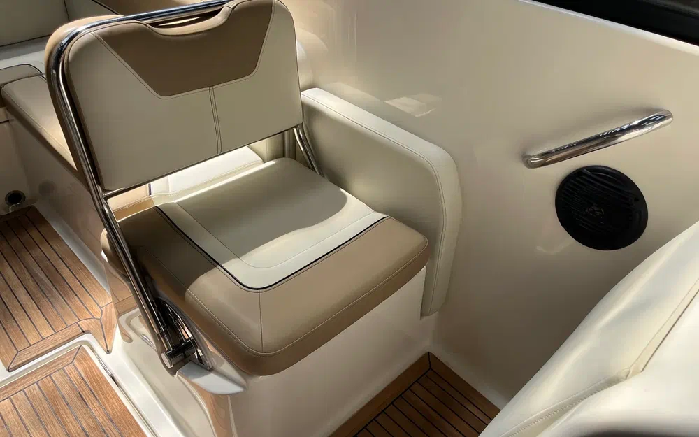 slider 11 Bayliner 742 Cuddy