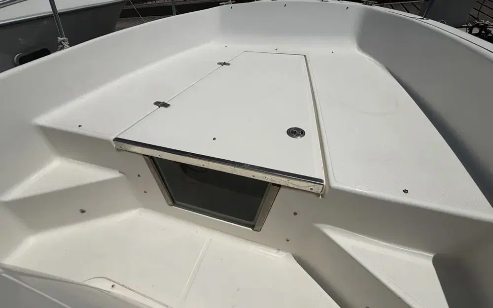 slider 10 Kelt White Shark 225