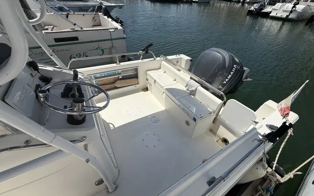 slider 13 Kelt White Shark 225