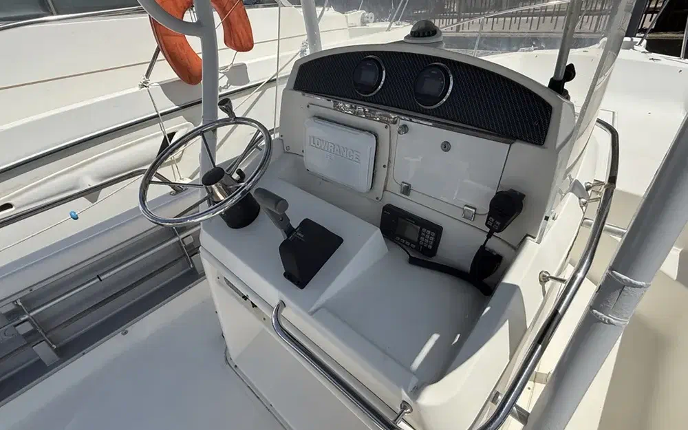 slider 4 Kelt White Shark 225