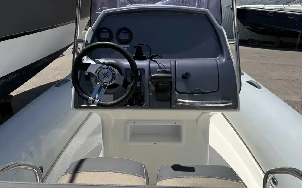 slider 3 Grand Golden Line G650