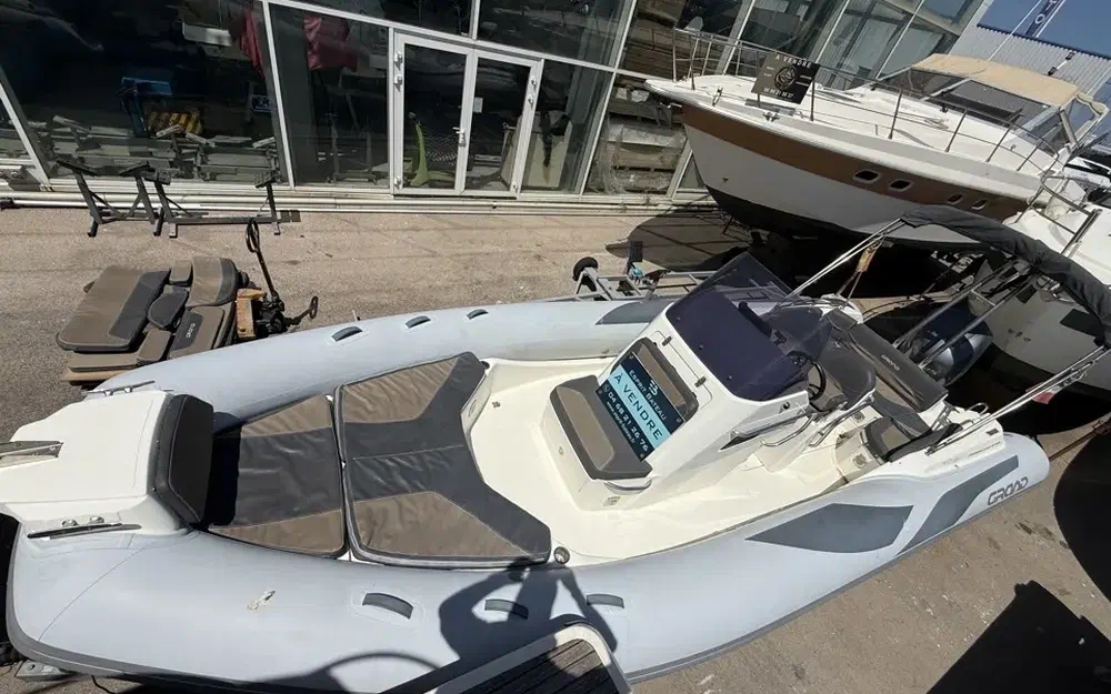slider 1 Grand Golden Line G750
