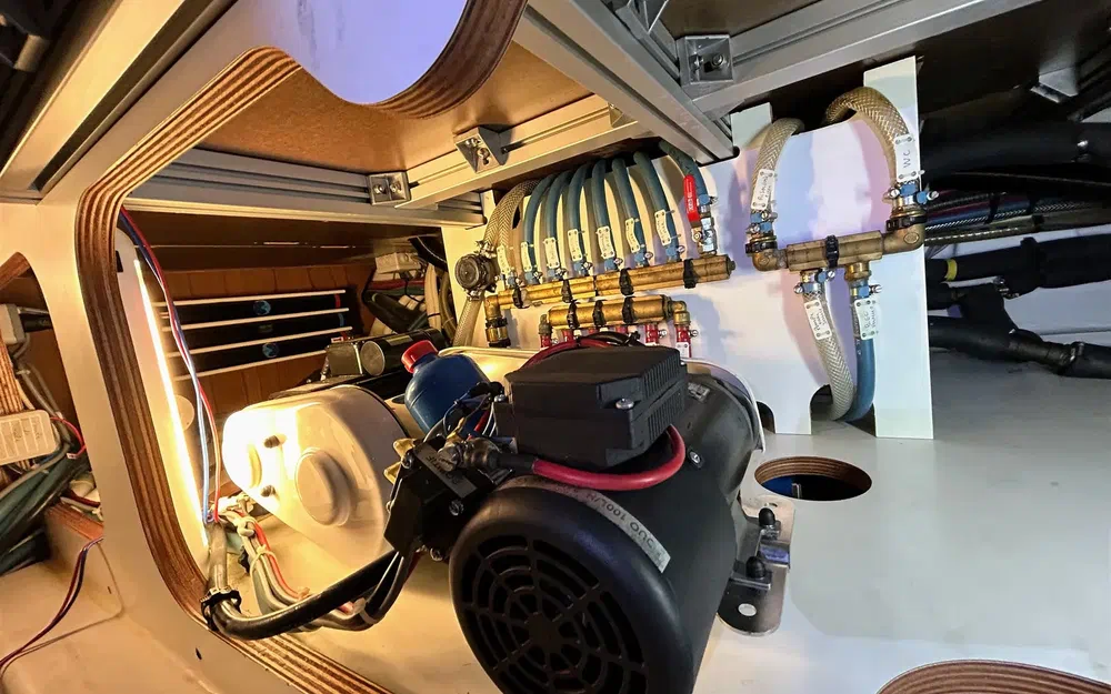 slider 13 Wauquiez Pilot Saloon 55