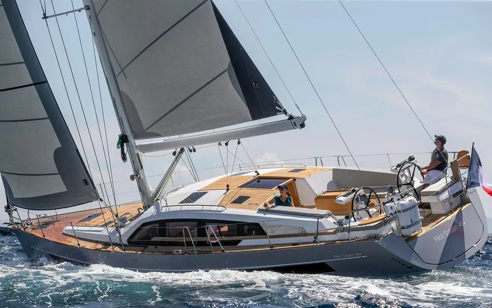 slider 0 Wauquiez Pilot Saloon 48e