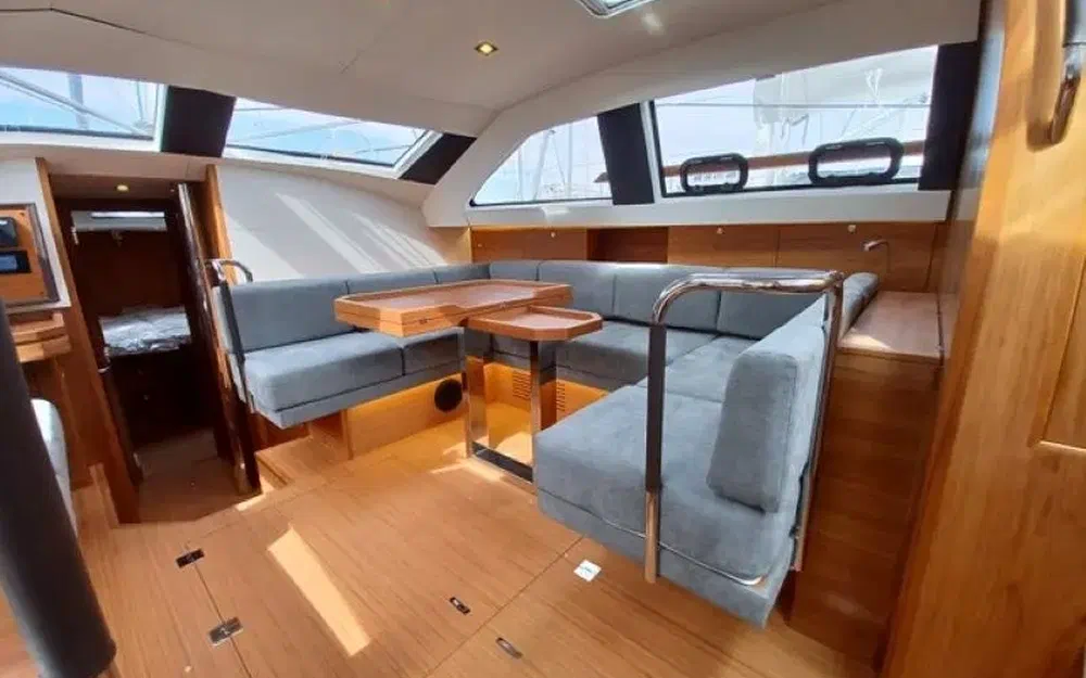 slider 10 Wauquiez Pilot Saloon 48e