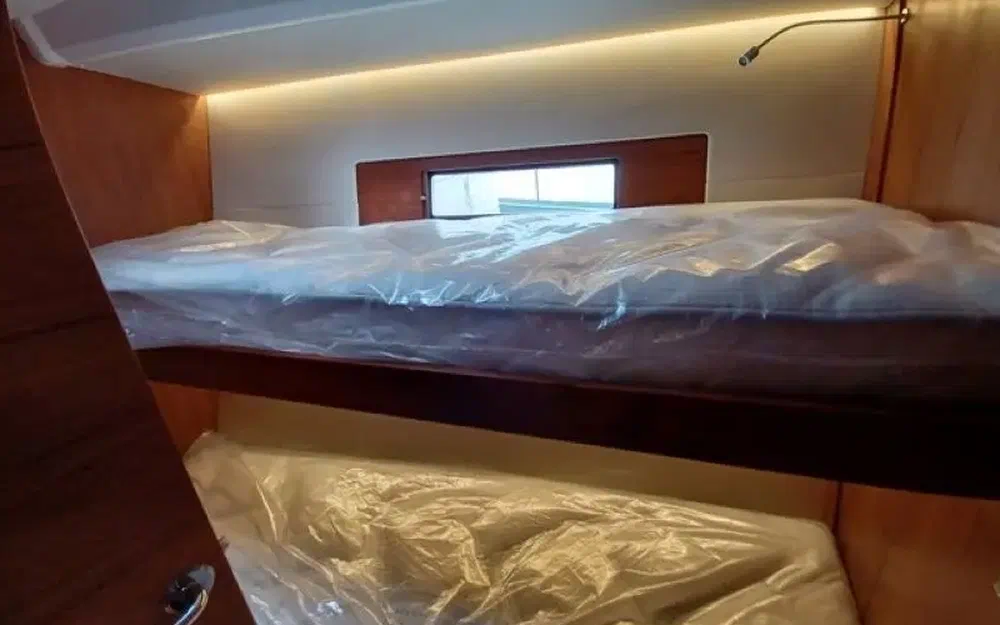 slider 19 Wauquiez Pilot Saloon 48e