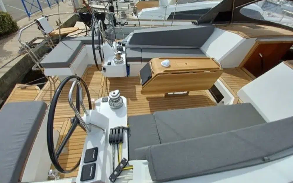 slider 6 Wauquiez Pilot Saloon 48e