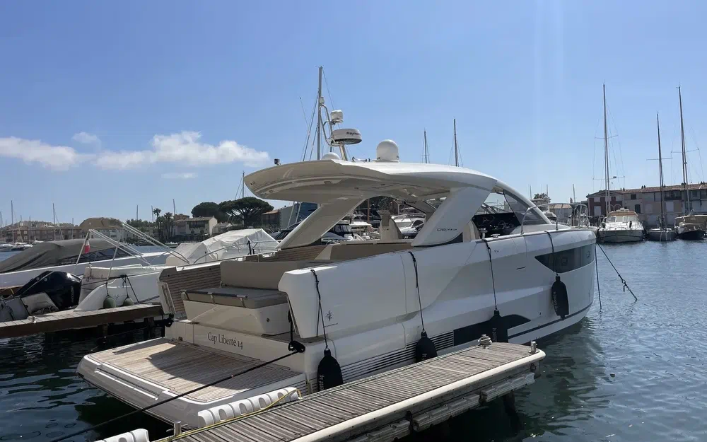 slider 0 Jeanneau DB 37