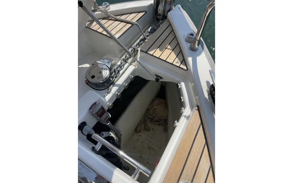slider 10 Jeanneau DB 37