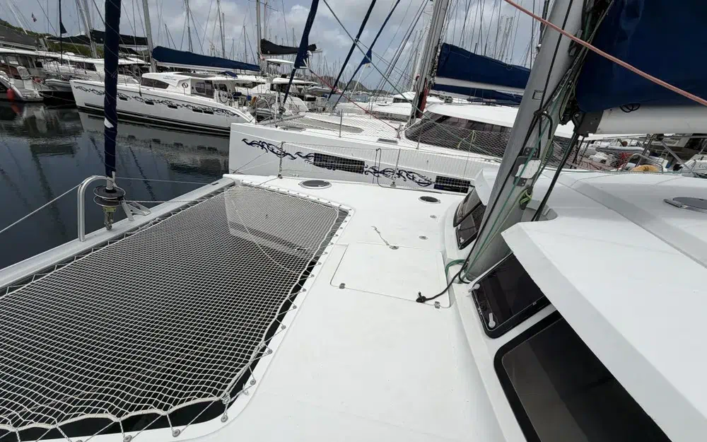 slider 11 Fountaine Pajot Mahe 36 Evolution