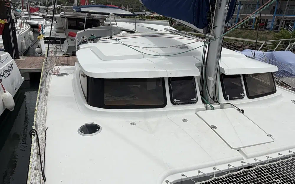 slider 14 Fountaine Pajot Mahe 36 Evolution