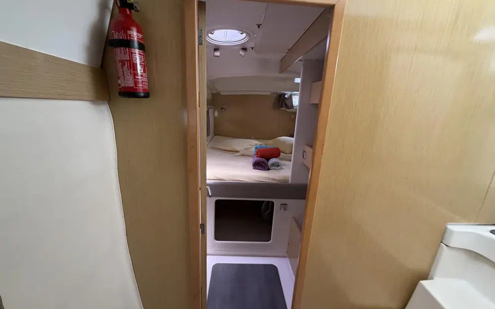 slider 29 Fountaine Pajot Mahe 36 Evolution