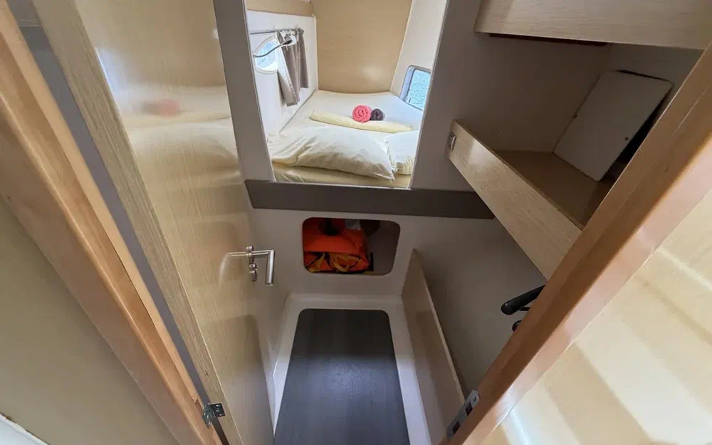 slider 34 Fountaine Pajot Mahe 36 Evolution