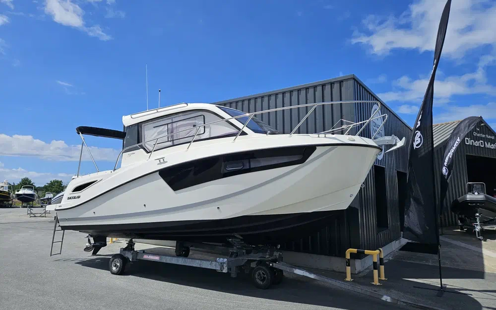 slider 21 Quicksilver Activ 755 Weekend