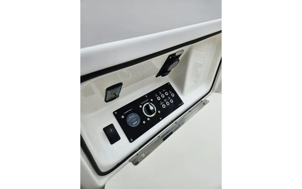 slider 29 Quicksilver Activ 755 Weekend