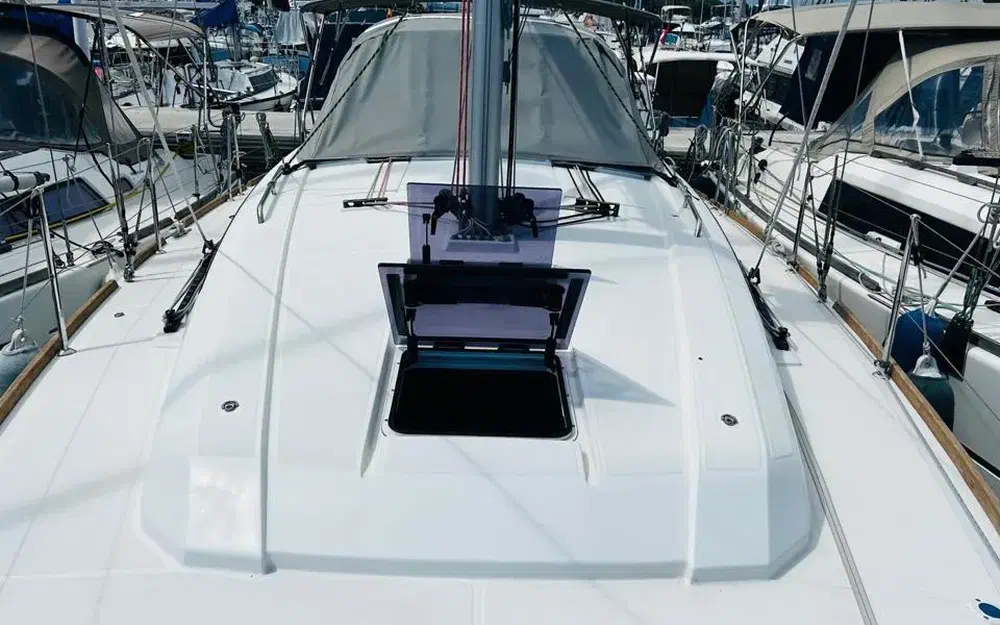 slider 11 Beneteau Oceanis 38.1