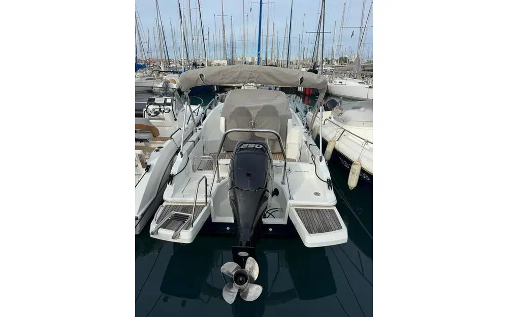 slider 8 Jeanneau Cap Camarat 7.5 WA Serie 2