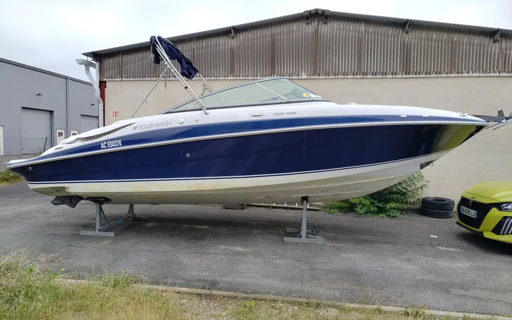 slider 15 Four Winns Horizon 240