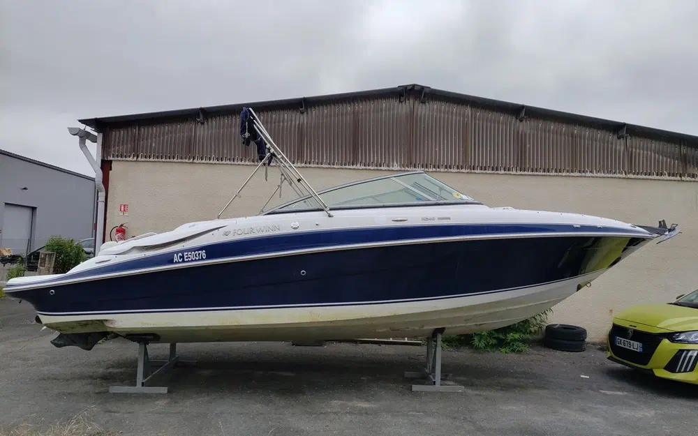 slider 3 Four Winns Horizon 240