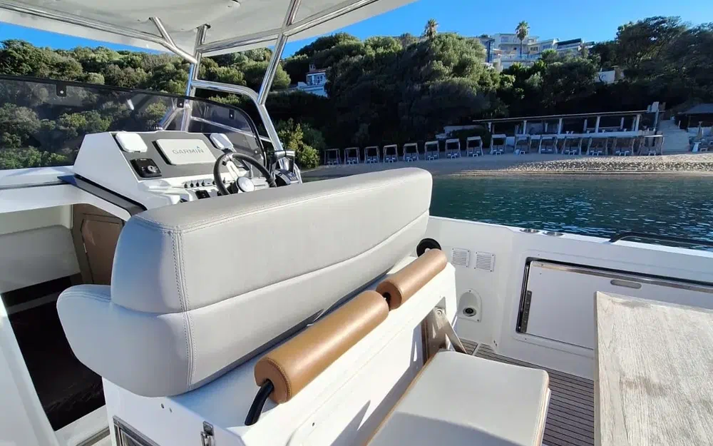 slider 4 Beneteau Flyer 9 Spacedeck