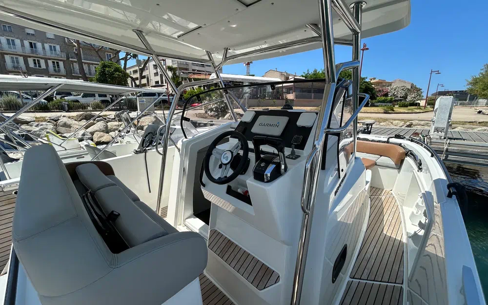 slider 8 Beneteau Flyer 9 Spacedeck