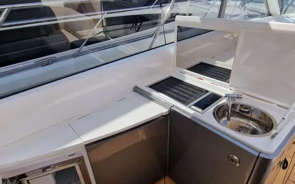 slider 10 Princess V50