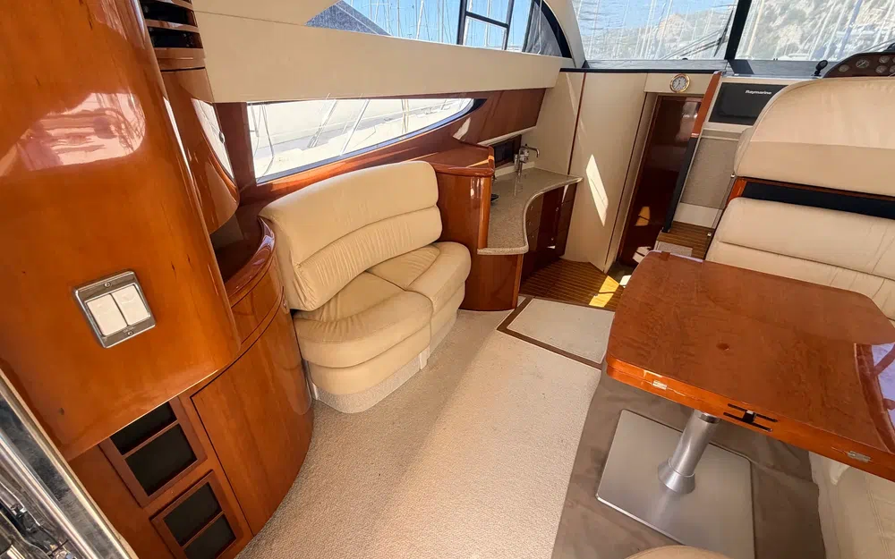 slider 14 Fairline Phantom 40
