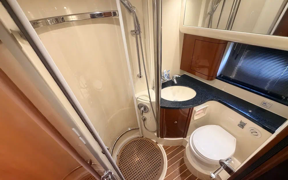 slider 23 Fairline Phantom 40
