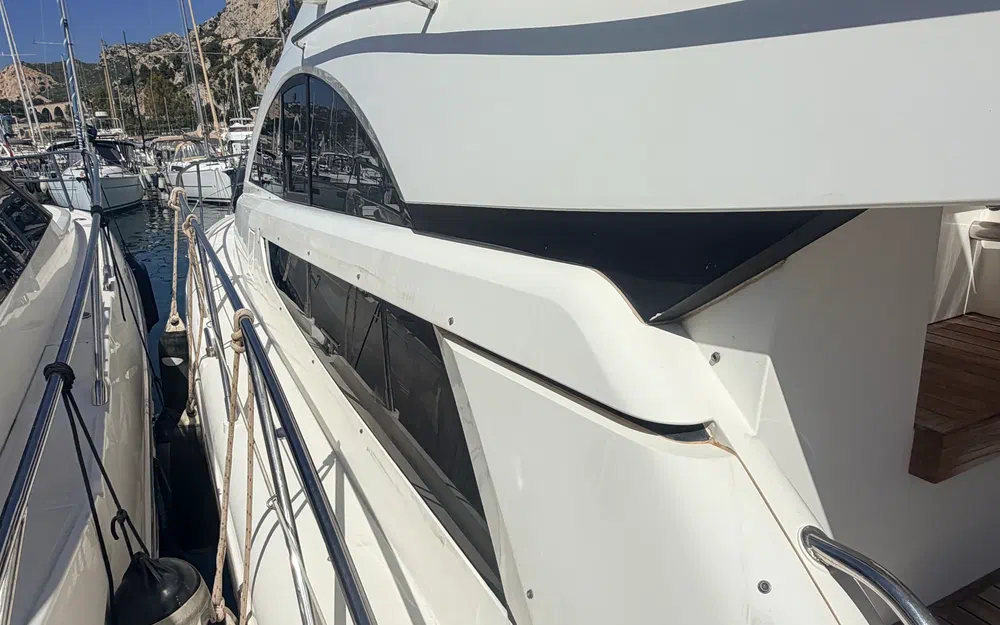slider 4 Fairline Phantom 40