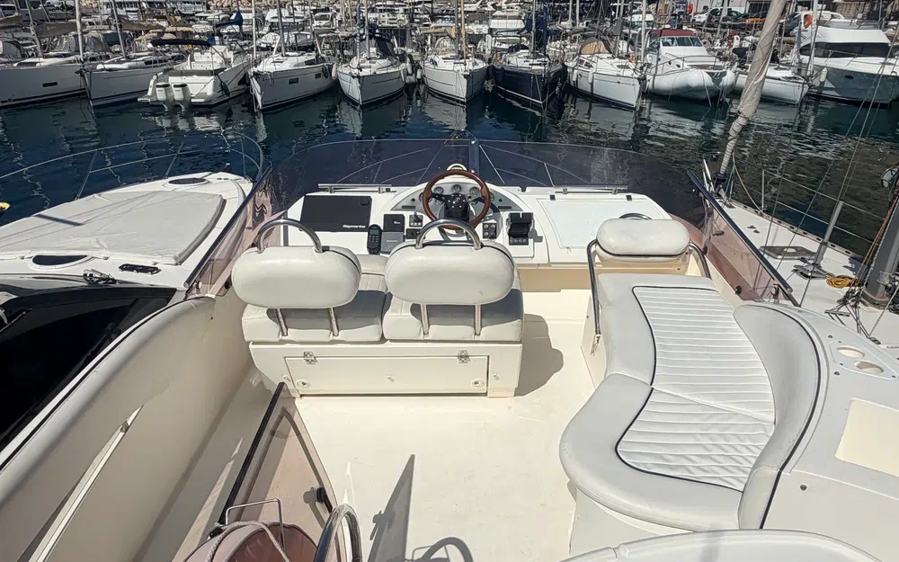 slider 6 Fairline Phantom 40