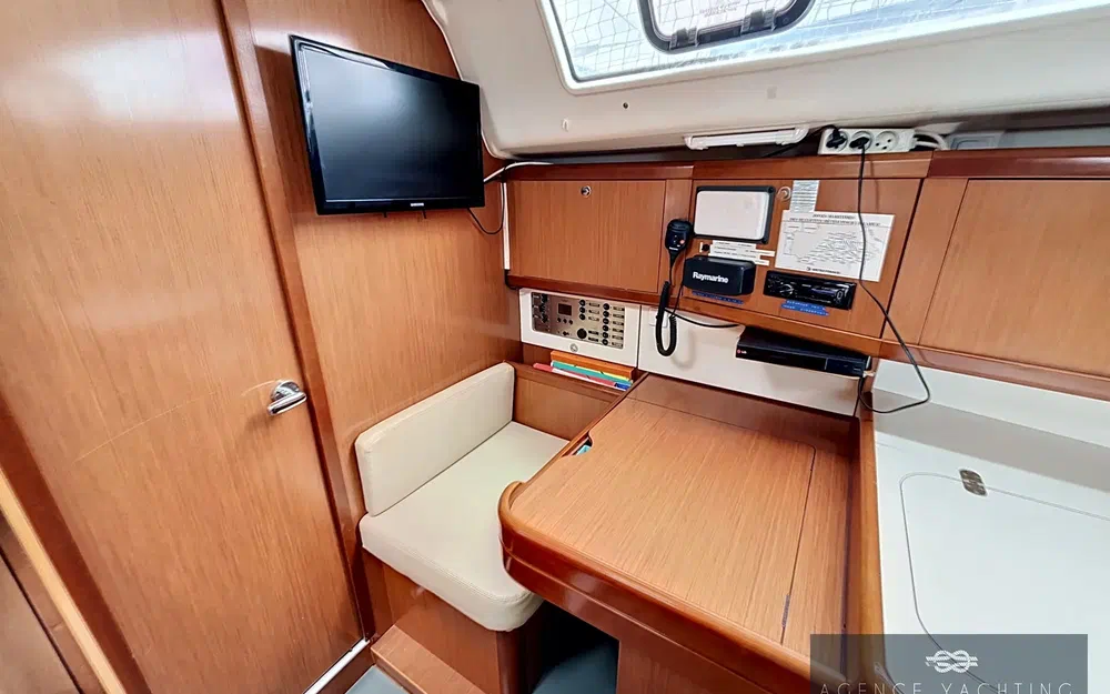 slider 9 Beneteau Oceanis 40