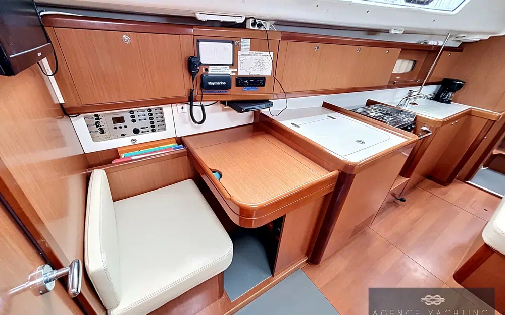slider 10 Beneteau Oceanis 40