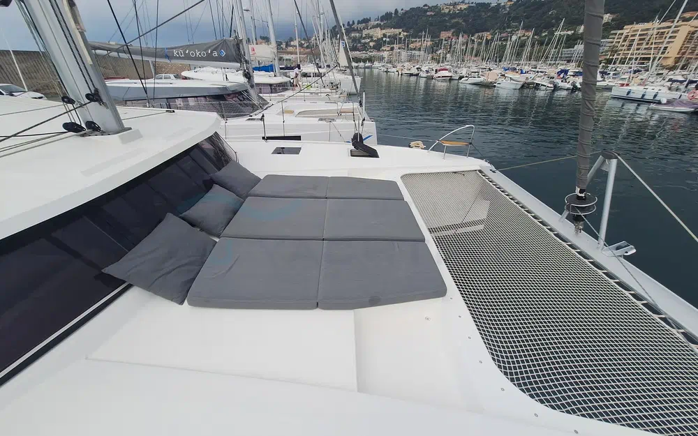 slider 12 Fountaine Pajot Saona 47