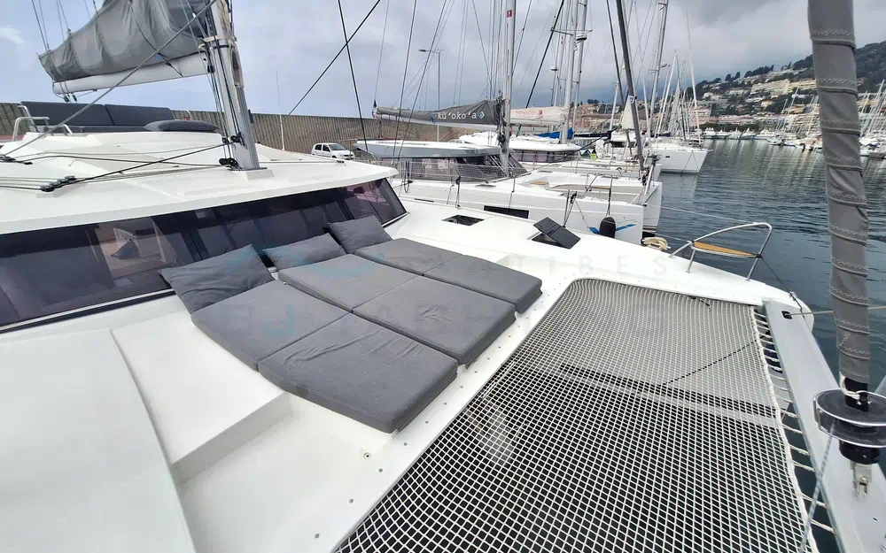 slider 13 Fountaine Pajot Saona 47